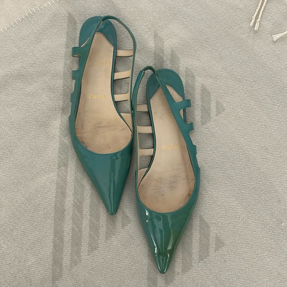 CHRISTIAN LOUBOUTIN Pointy Flats - Picture 1 of 7